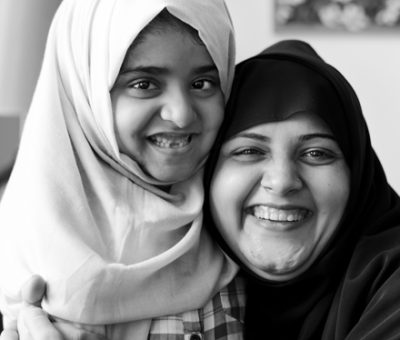Muslim-mother-and-daughter